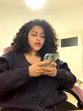 Curvydesifromgermany