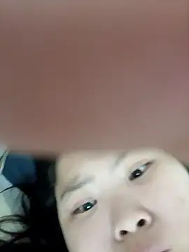 hello098712's Stripchat show and profile