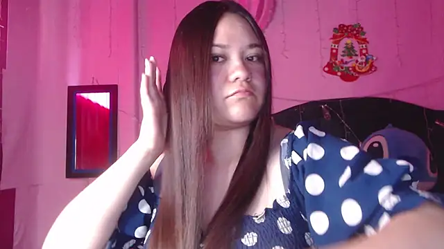 NikkiRous_