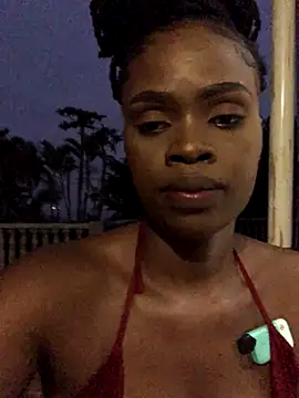 LuciousLips96