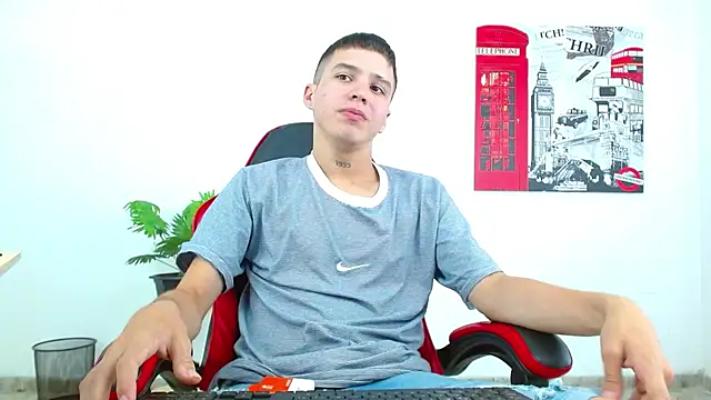  Cumandres18 chat room