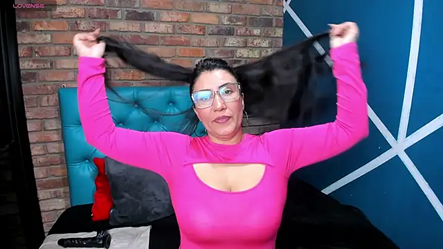 giafox_ - GiaFox_'s free webcam - UK Sex Cams