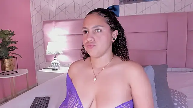 selenevoon - SeleneVoon's free webcam - UK Sex Cams
