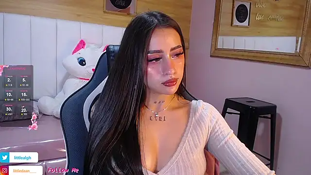 Abril_Velvet_a_