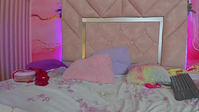 taylor_oriana_ - Taylor_oriana_'s free webcam - UK Sex Cams