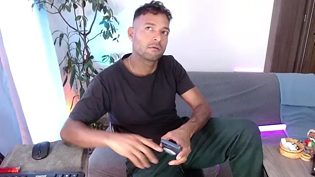 Orlando_horny
