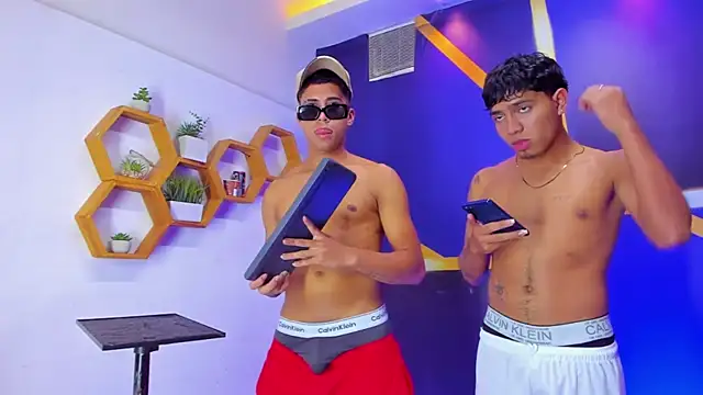 Play_boys_Hot2