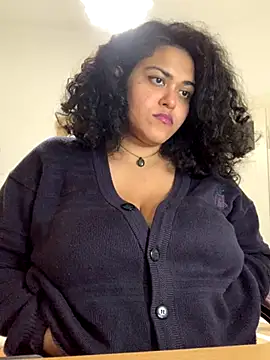 Curvydesifromgermany