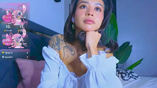 Mia_Tin