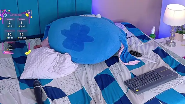 ahvi_ebony