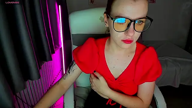 megancat333 - Megancat333's free webcam - UK Sex Cams