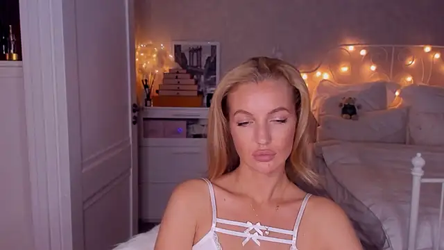 aestetick - Aestetick's free webcam - UK Sex Cams