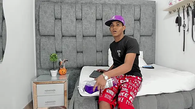  DaphnerANDrogerrr chat room