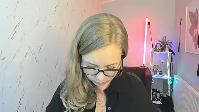 holly_xglam