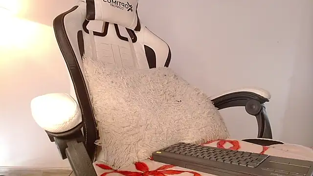 Ebony_D0ll
