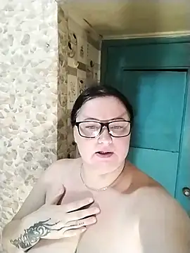 Holly-69
