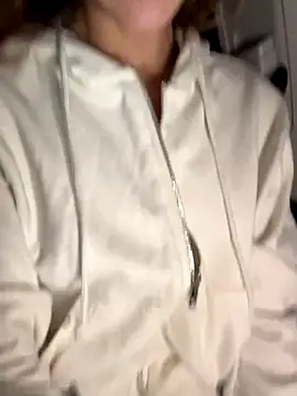 -AngelAri-