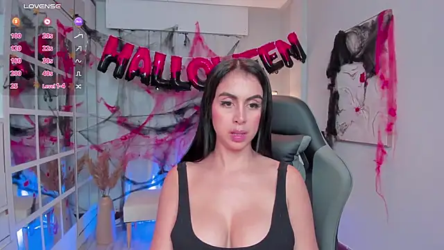 LeahJones_