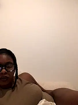 CurvyGoddessXxx