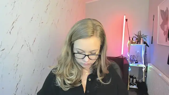holly_xglam