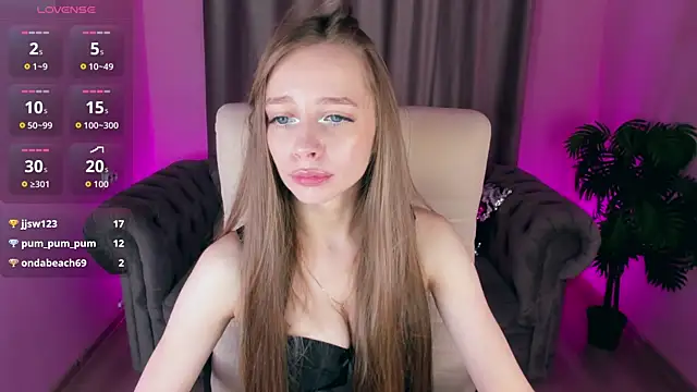 Amy_Waynee