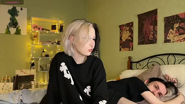 veryrare_twins - VeryRare_TwinS's free webcam - UK Sex Cams