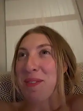 cheekychelseax - CheekyChelseaX's free webcam - UK Sex Cams