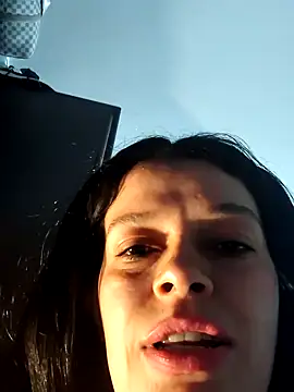 CurvySara1