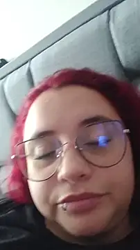  CURVY-HORNY chat room