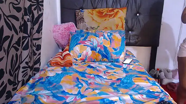 BigbootyNickyx