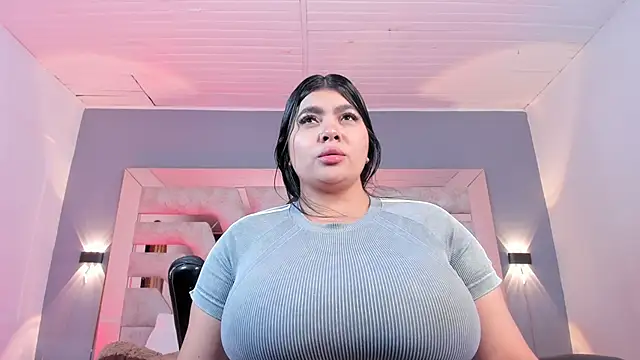 BellaBoobs_