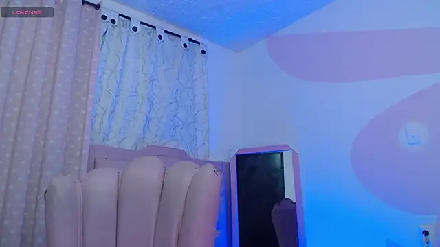 nikki_skinny_