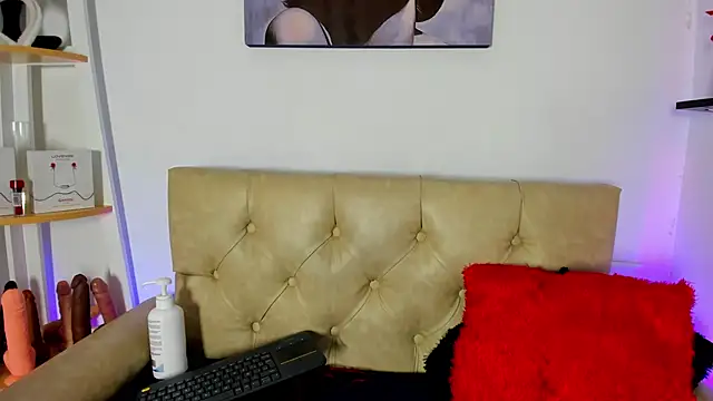 ginevra_boobs