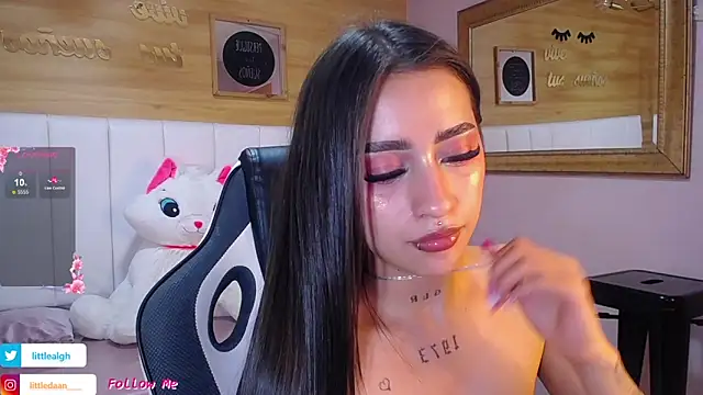Abril_Velvet_a_