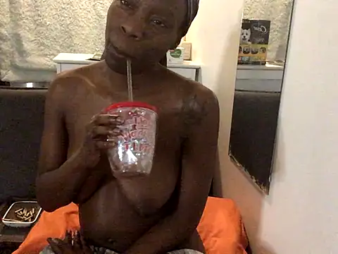 littyleesh1 - Littyleesh1's free webcam - UK Sex Cams