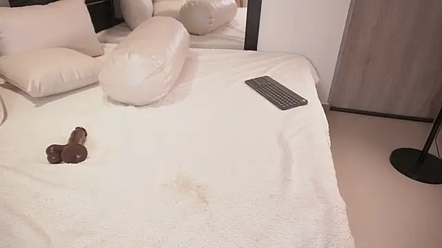 Bella_TS_