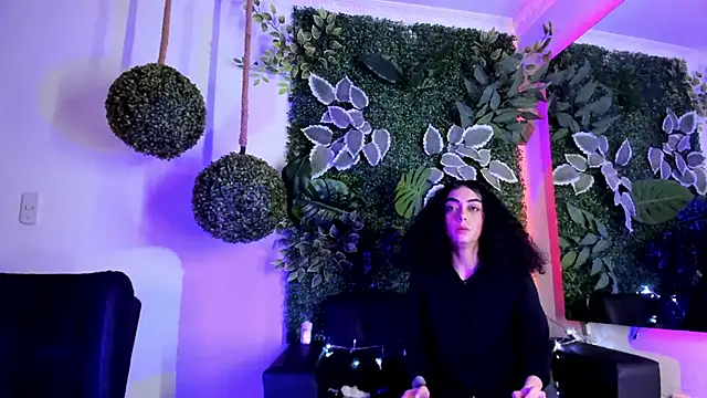 curlyweeds - CurlyWeeds's free webcam - UK Sex Cams