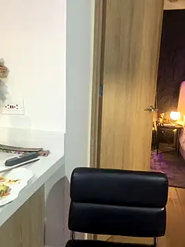  Lisa_Belluci chat room