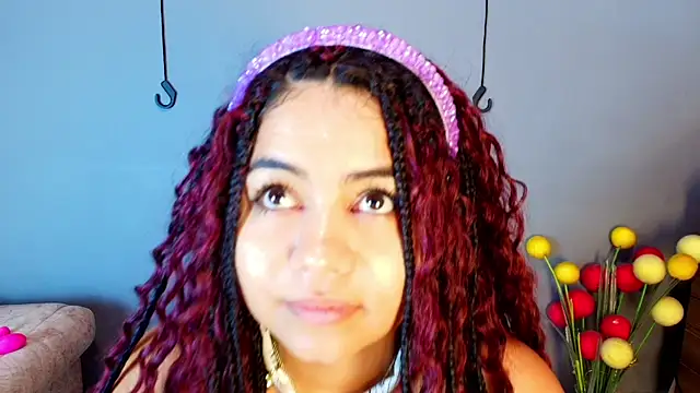 jade_brunnette