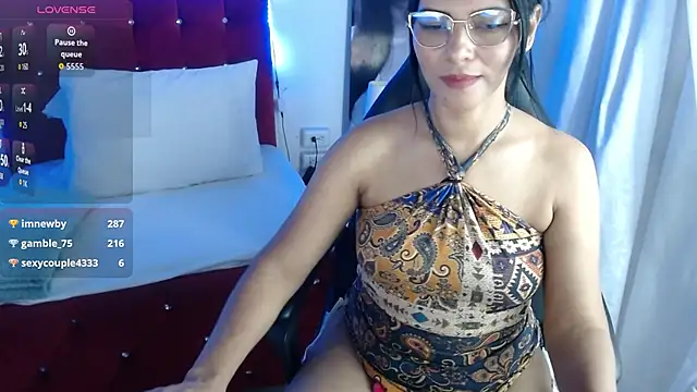 wanda_milf - Wanda_Milf's free webcam - UK Sex Cams