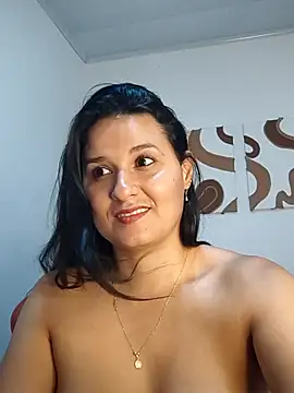 Webcam Model (elena_jonees)  is live.Free join now!