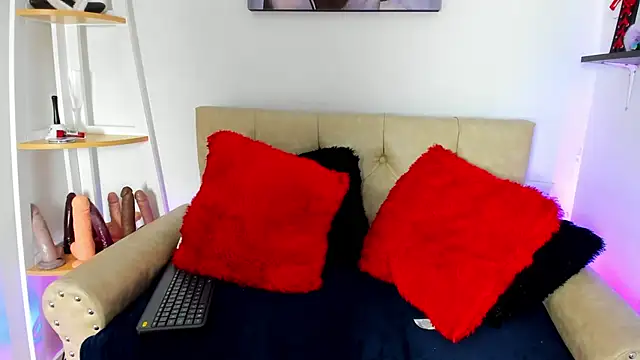 ginevra_boobs