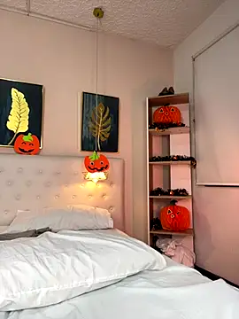 valerie_lya