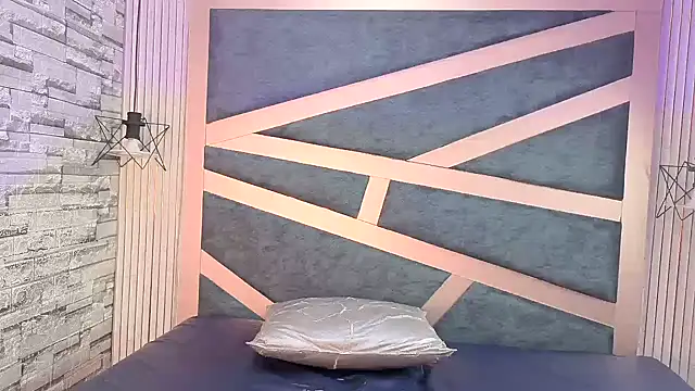 angie_moon_ - Angie_moon_'s free webcam - UK Sex Cams