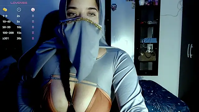 janna_isa's Stripchat show and profile