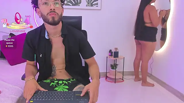 violet_and_paul - Violet_and_Paul's free webcam