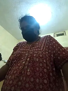 Webcam Model (Villageanuty)  is live.Free join now!