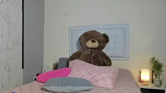 sofia_blosom - Sofia_Blosom's free webcam - UK Sex Cams