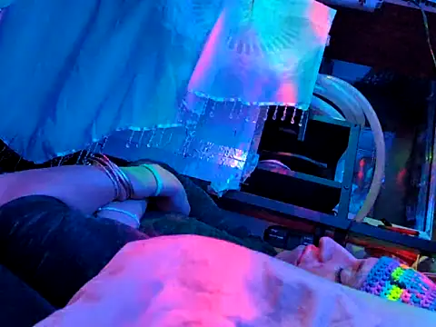 Preview of gurlnips