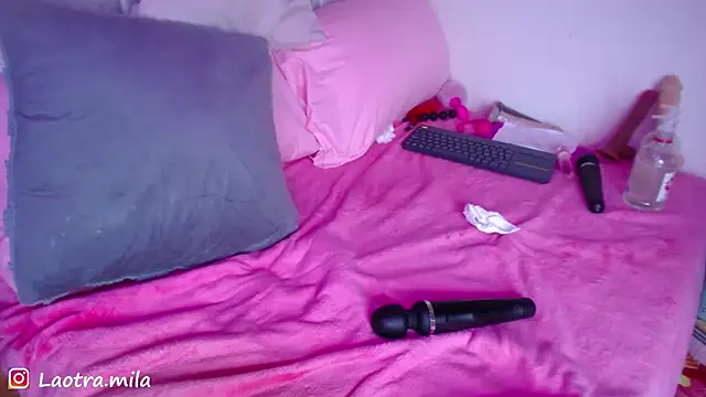 juliettaa_1 - Juliettaa_1's free webcam - UK Sex Cams
